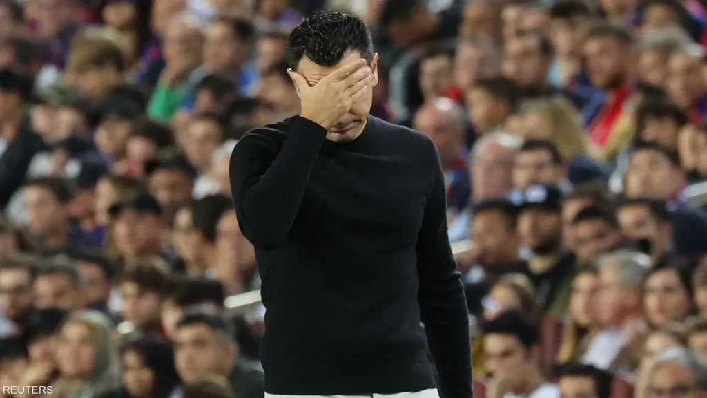 برشلونة ينهي عقد تشافي هيرنانديز: الأسباب والتداعيات